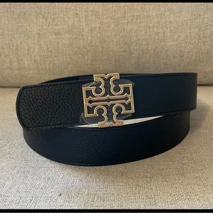 New Tory Burch 1.5” Britten Reversible Belt Size S Black/Navy